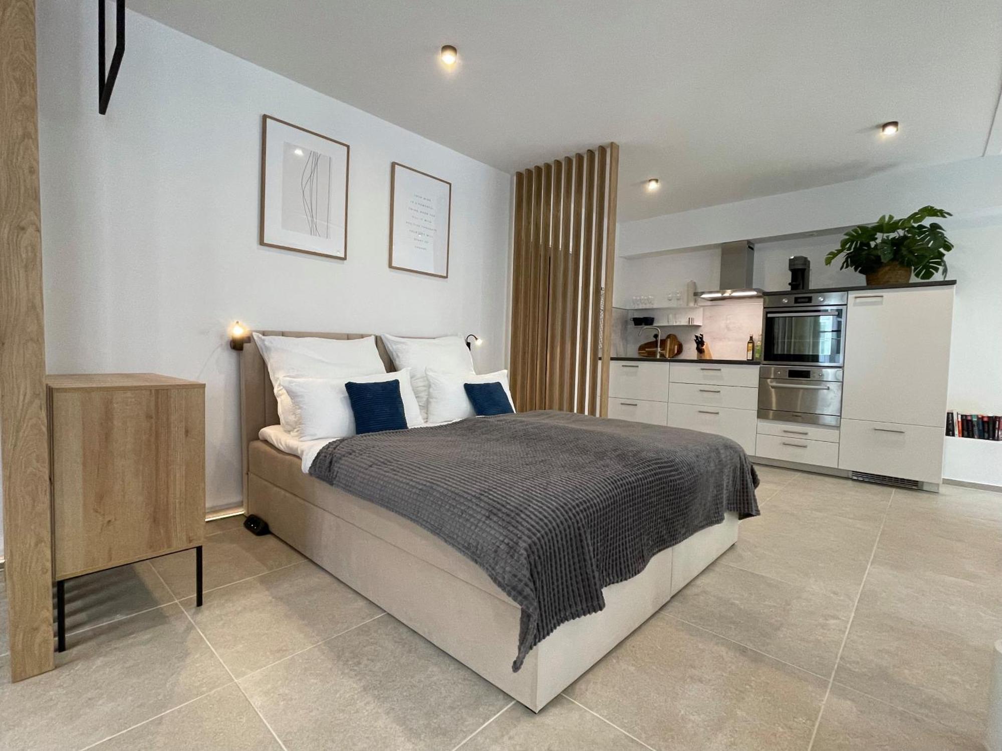 Zentrales Innenstadt Mit Garage Apartment *